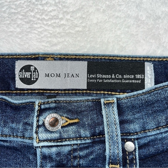 Levi's Silver Tab Mom Jean Med Wash High Rise Tapered Leg Women's Sz 30X26 - Picture 6 of 14